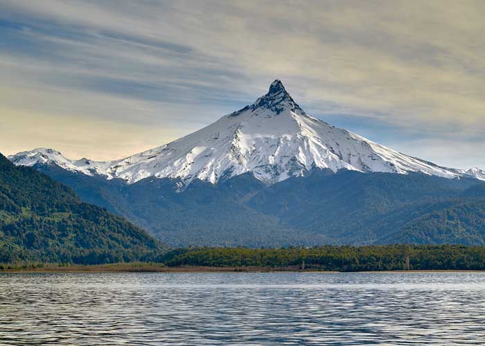 volcan-et-lac-de-patagonie