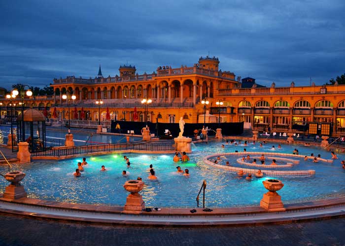 thermes-szechenyi-de-nuit