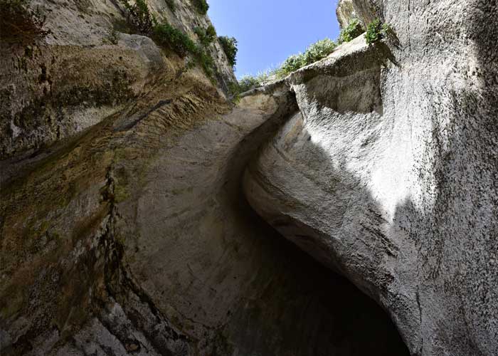 oreille-dionysos-parc-archeologique-neapolis-syracuse