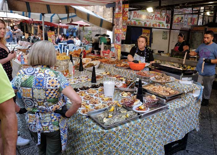 street-food-piazza-caracciolo-palerme