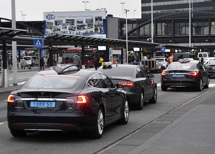 prendre-taxi-aeroport-amsterdam-centre-ville