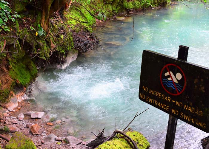 interdiction-nager-rio-celeste-parc-national-tenorio-costa-rica