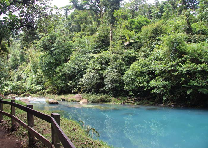 sentier-randonnee-rio-celeste-parc-volcan-tenorio